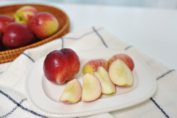 신비복숭아, 달콤함과 건강을 동시에 품은 여름철 과일의 반전 매력