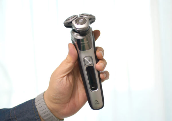 필립스 전기면도기 추천 i9000 프레스티지 사용법 후기 | 완벽한 절삭과 저자극 케어