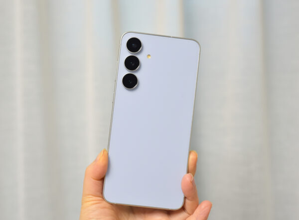 갤럭시 S25 FE 256GB 아이스블루 언박싱: 고등학생 자녀 선물 후기